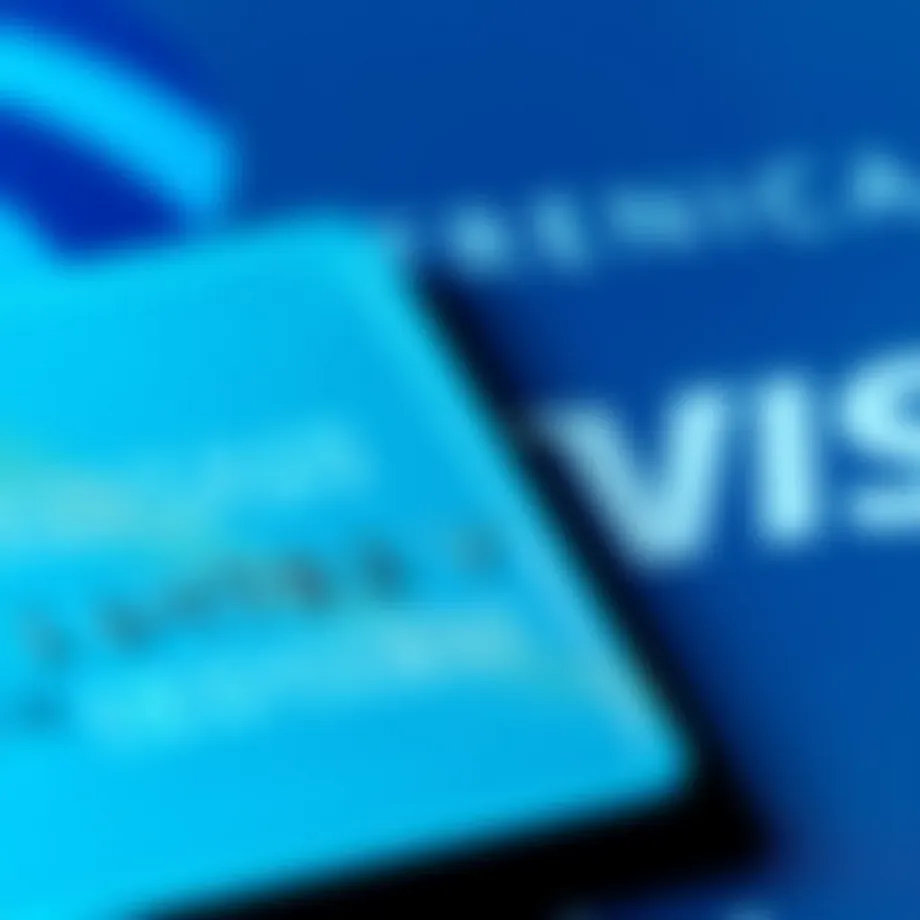 Comparison of American Express and Visa logos